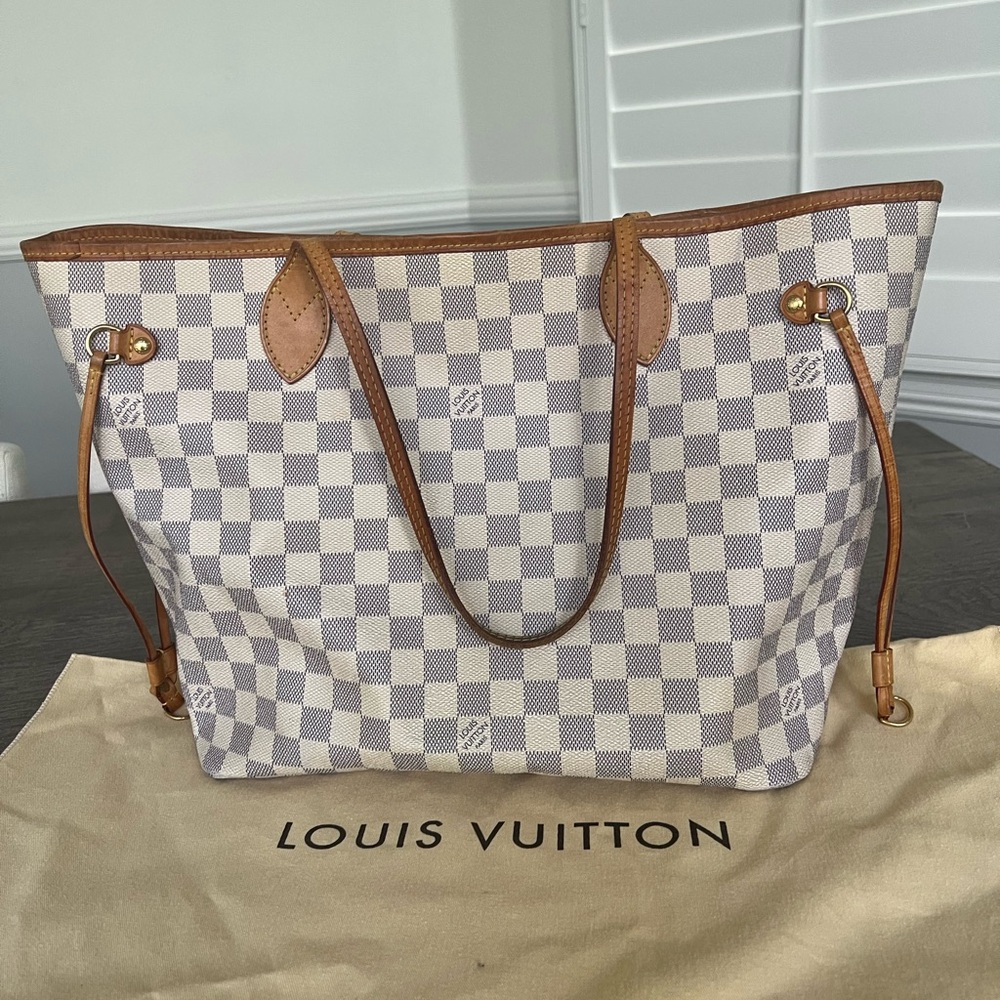 Louis Vuitton Neverfull MM in Damier Azur